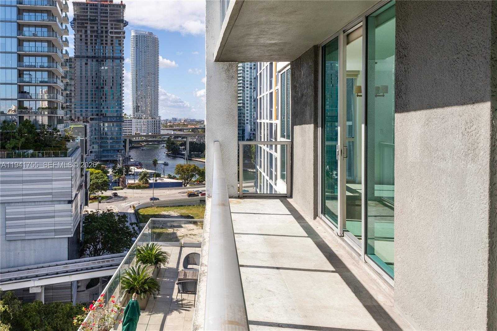 Small Image of 55 SOUTH EAST 6 ST #1202, Miami Number 3