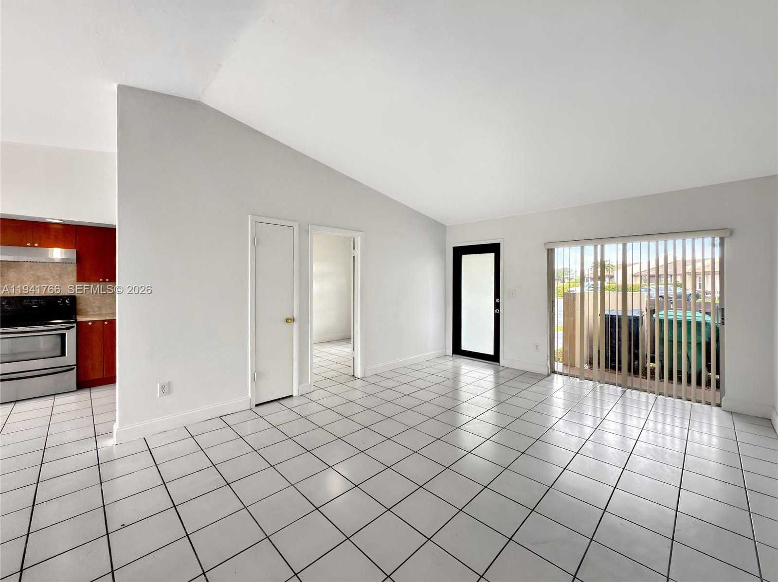 Small Image of 11959 SOUTH WEST 110TH ST CIR S, Miami Number 4