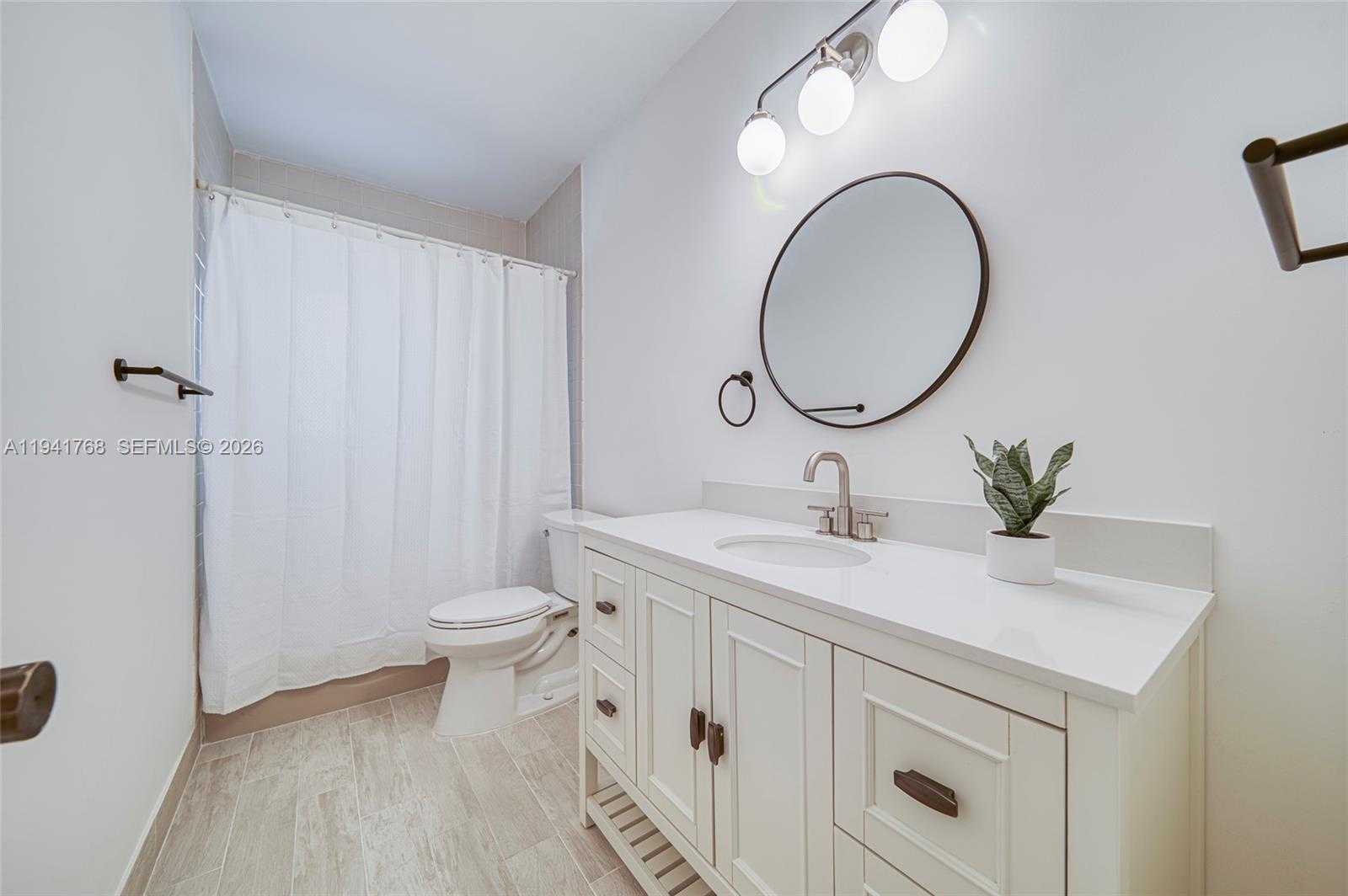 Small Image of 104 SANTANDER AVE, Coral Gables Number 18