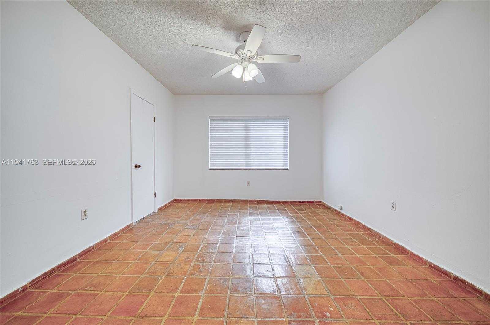 Small Image of 104 SANTANDER AVE, Coral Gables Number 19