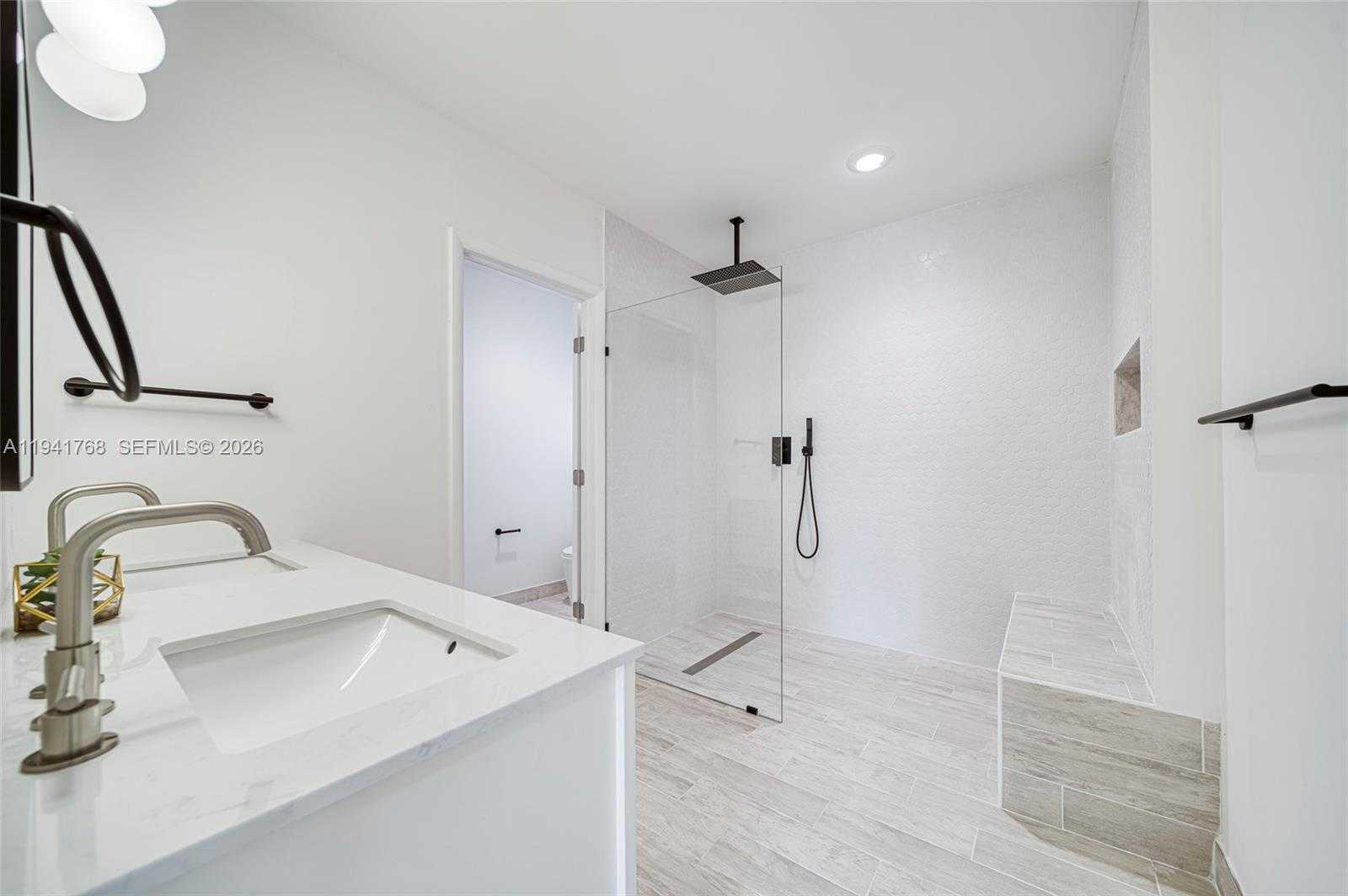 Small Image of 104 SANTANDER AVE, Coral Gables Number 28