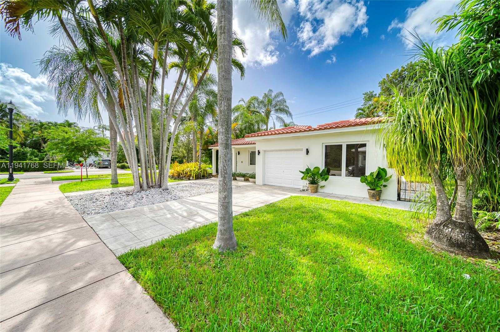Small Image of 104 SANTANDER AVE, Coral Gables Number 3