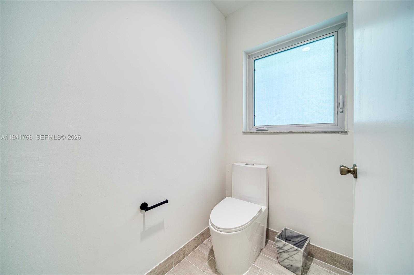 Small Image of 104 SANTANDER AVE, Coral Gables Number 31