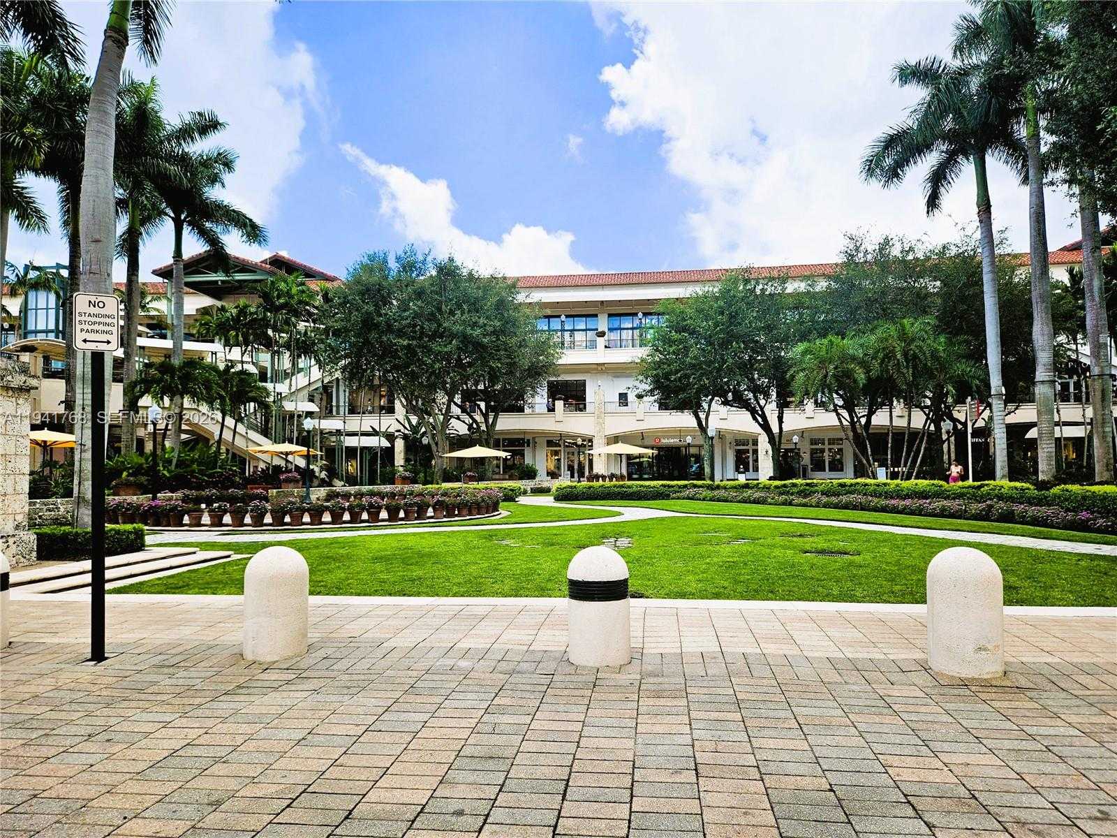 Small Image of 104 SANTANDER AVE, Coral Gables Number 37