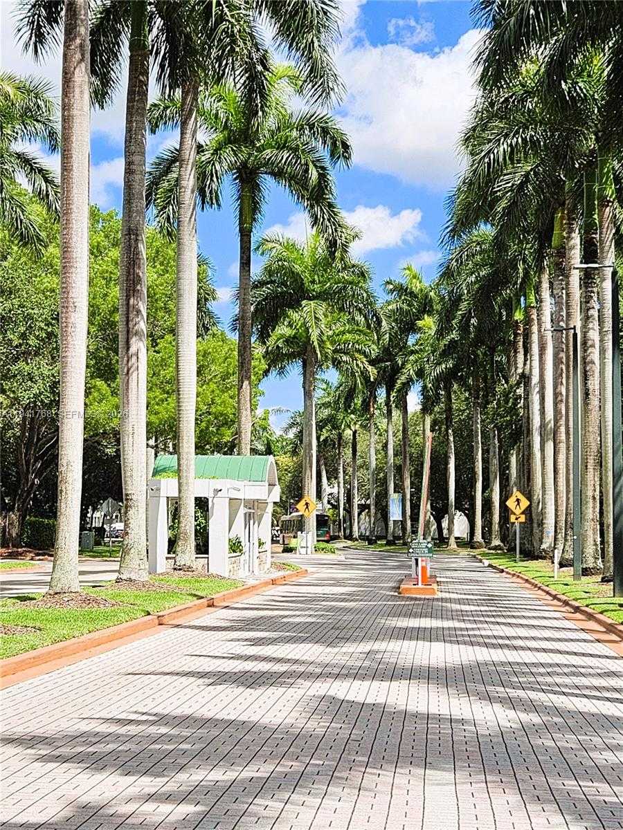 Small Image of 104 SANTANDER AVE, Coral Gables Number 38