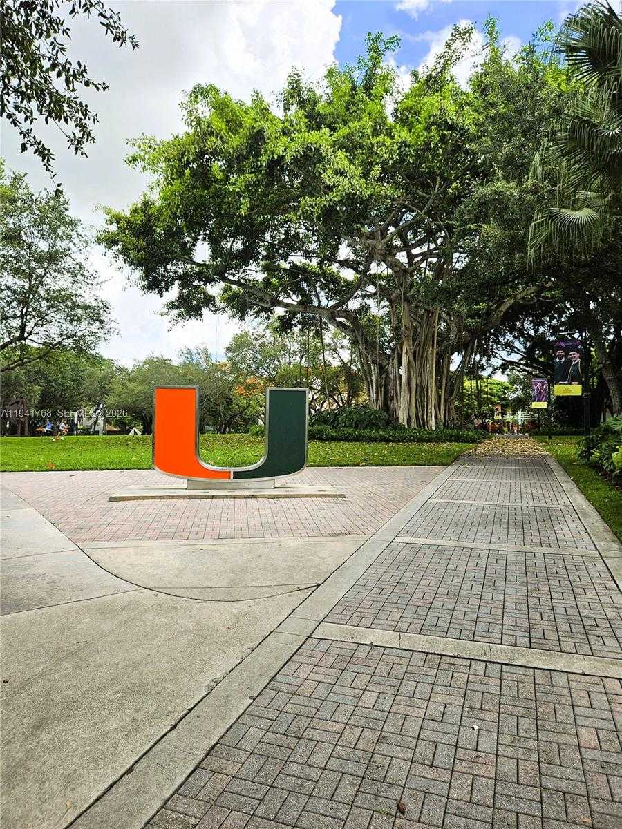 Small Image of 104 SANTANDER AVE, Coral Gables Number 39