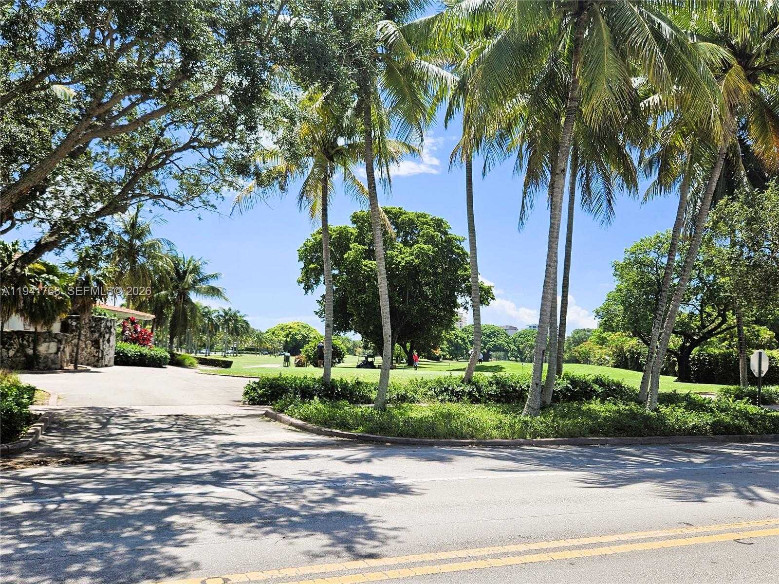 Small Image of 104 SANTANDER AVE, Coral Gables Number 41