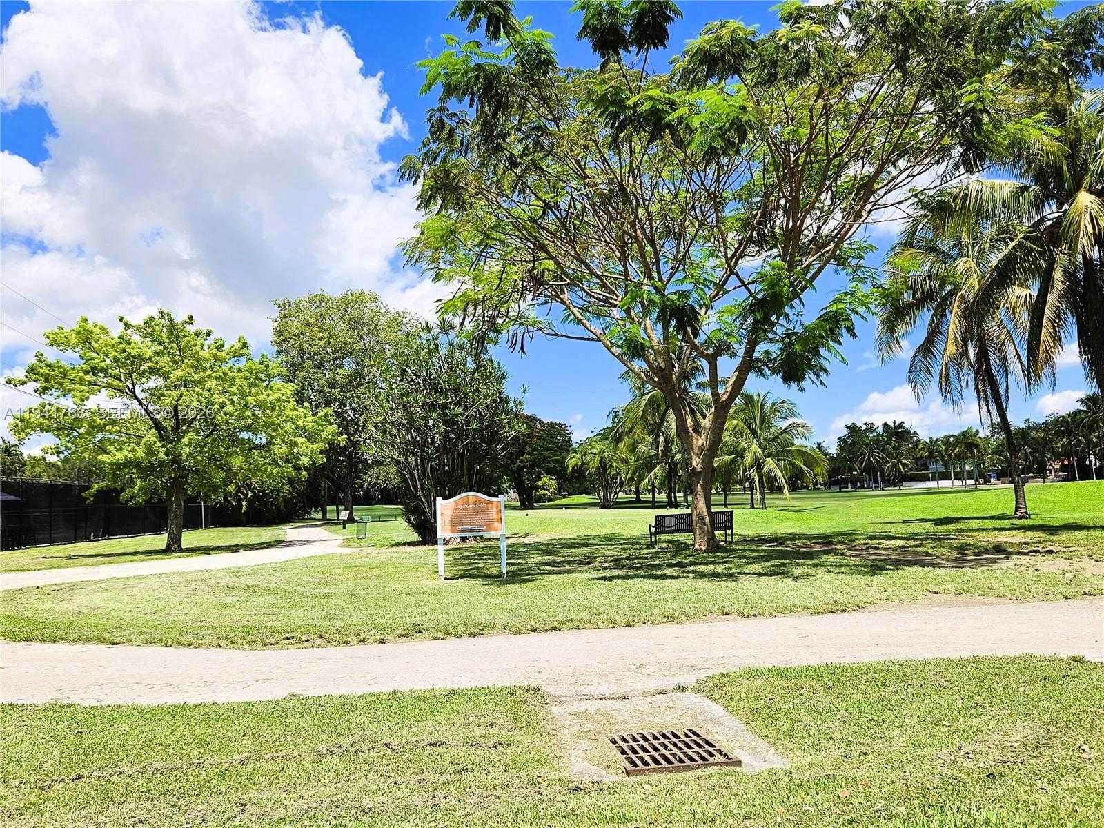 Small Image of 104 SANTANDER AVE, Coral Gables Number 43