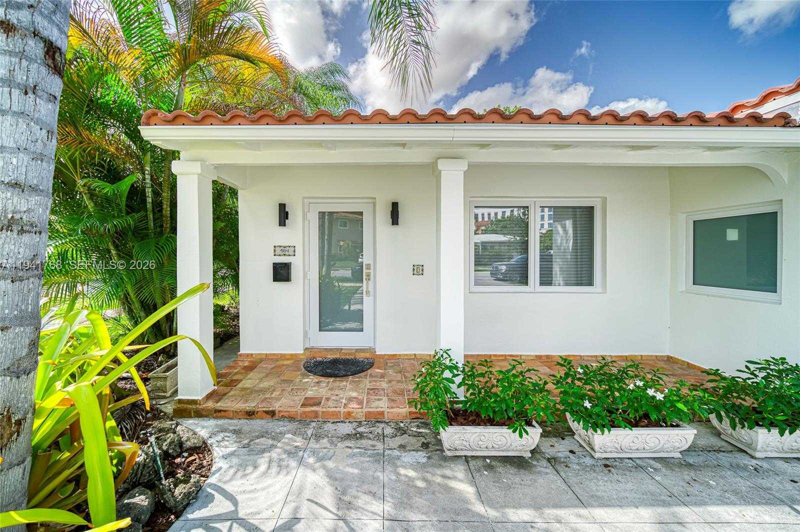 Small Image of 104 SANTANDER AVE, Coral Gables Number 5