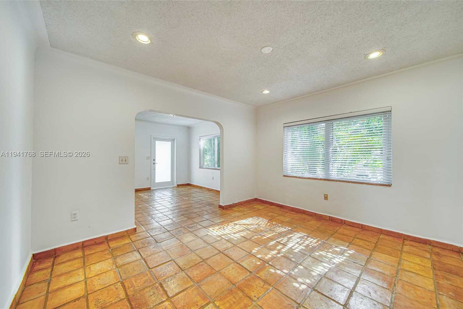 Small Image of 104 SANTANDER AVE, Coral Gables Number 8