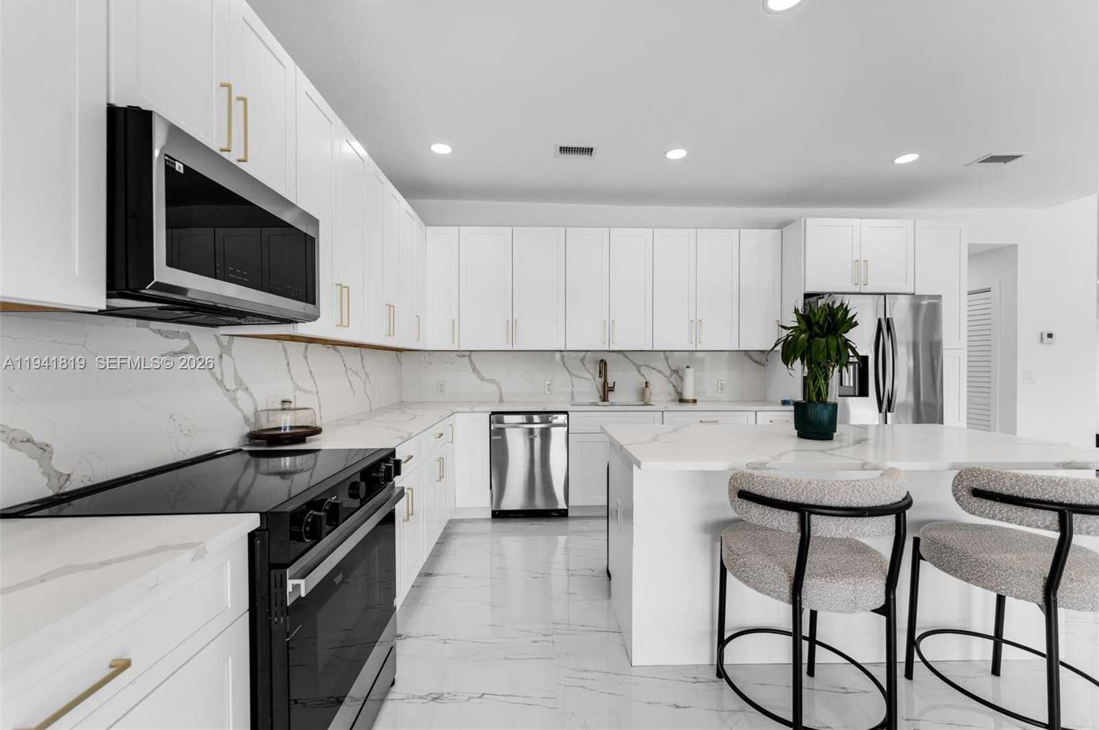 Small Image of 14300 SOUTH WEST 192ND ST, Miami Number 10