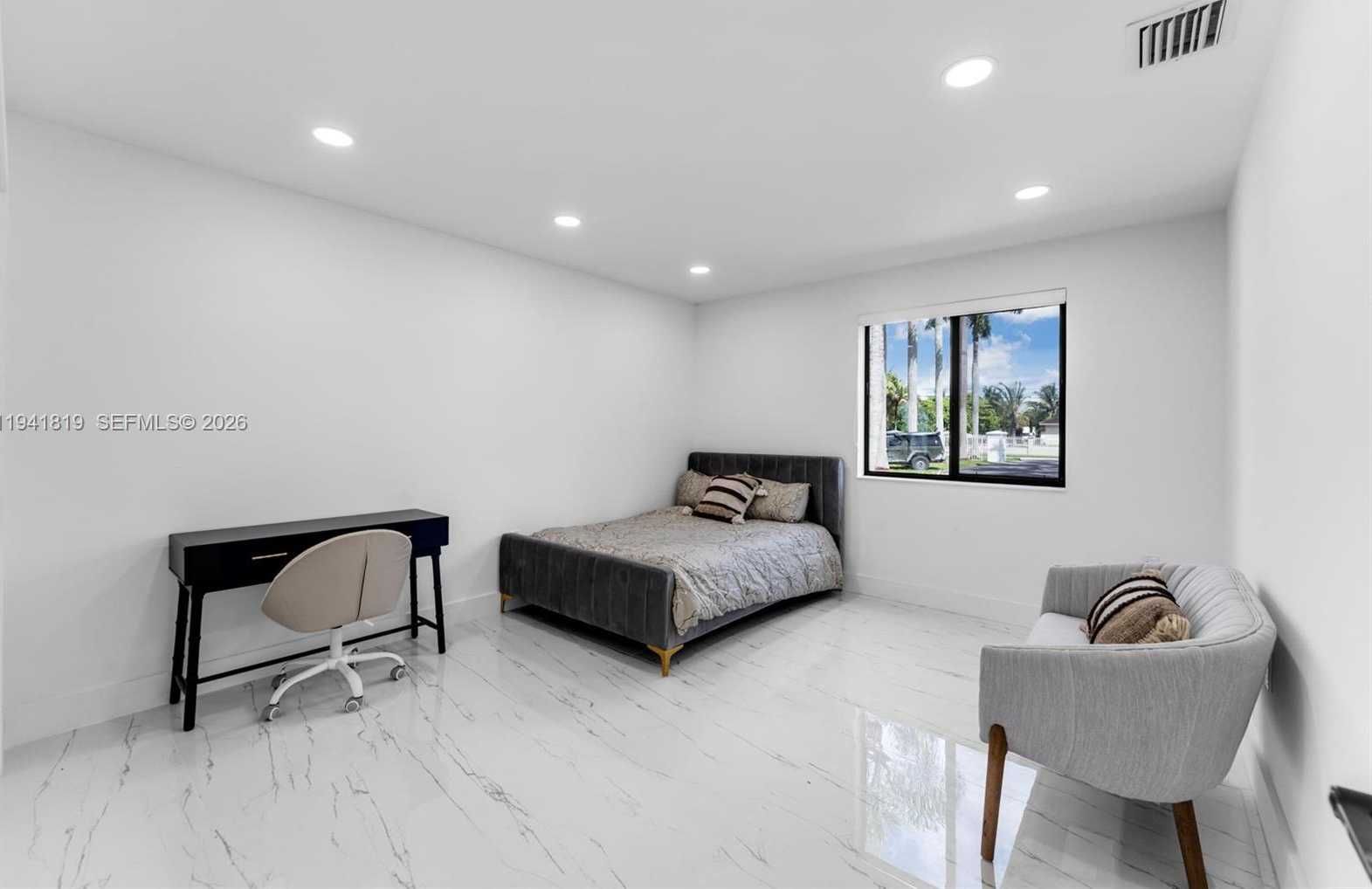 Small Image of 14300 SOUTH WEST 192ND ST, Miami Number 18