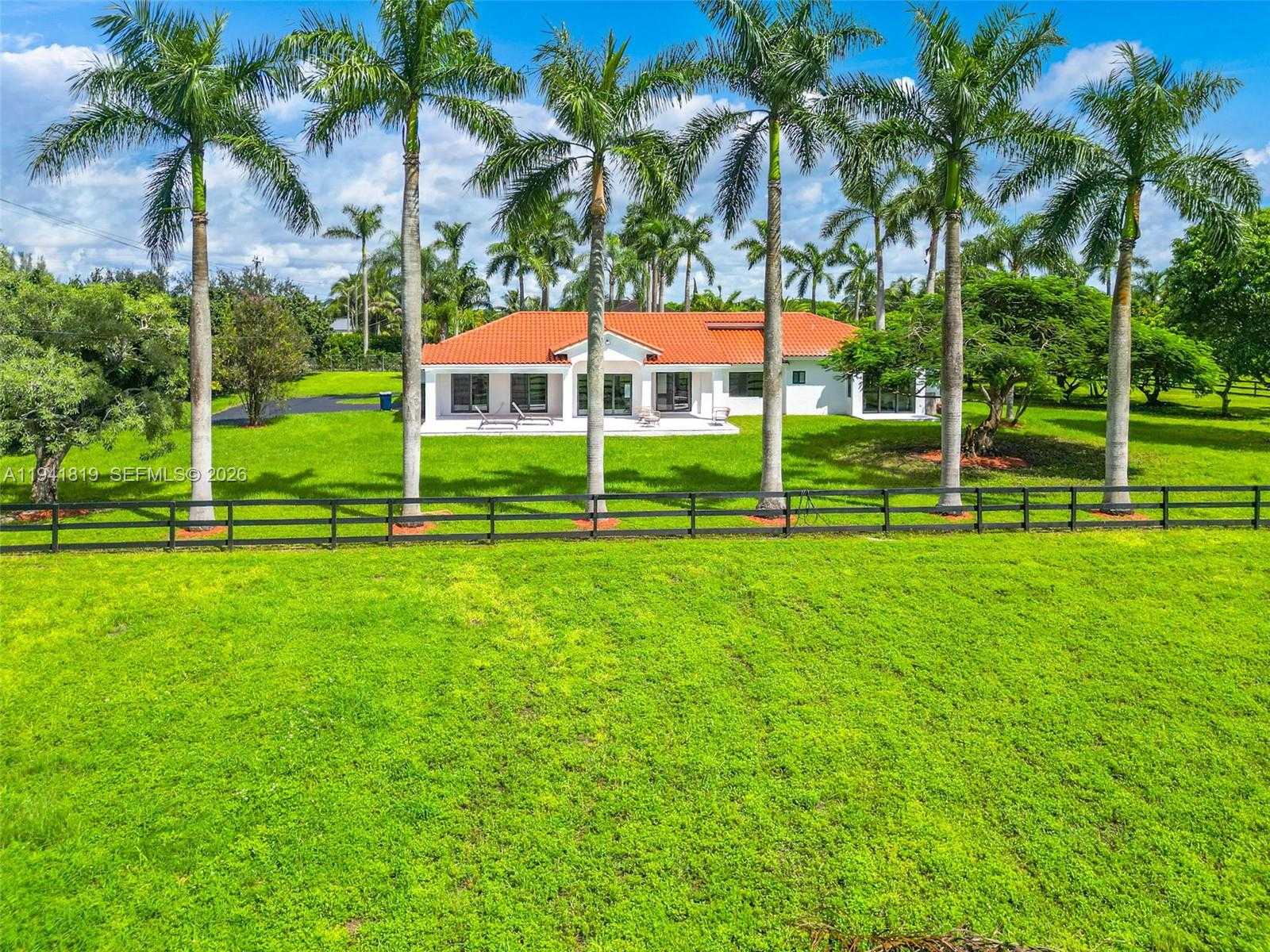 Small Image of 14300 SOUTH WEST 192ND ST, Miami Number 2