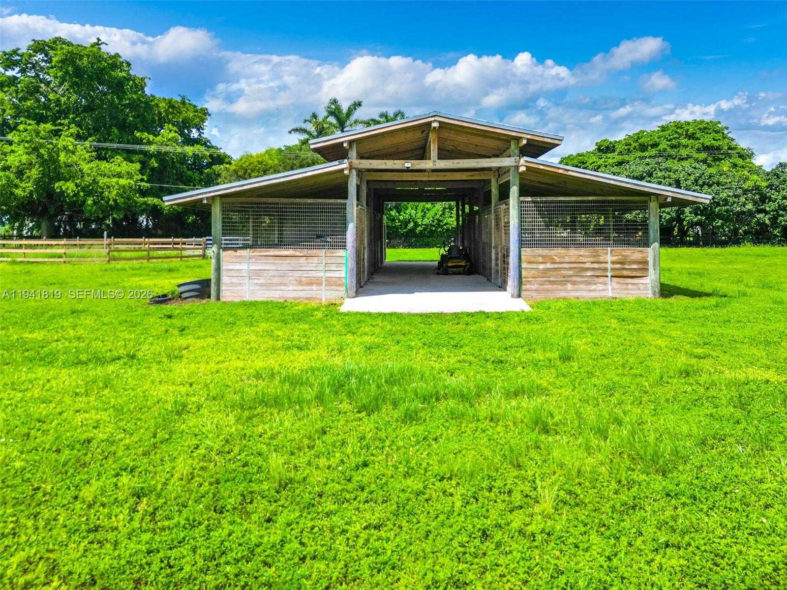 Small Image of 14300 SOUTH WEST 192ND ST, Miami Number 23