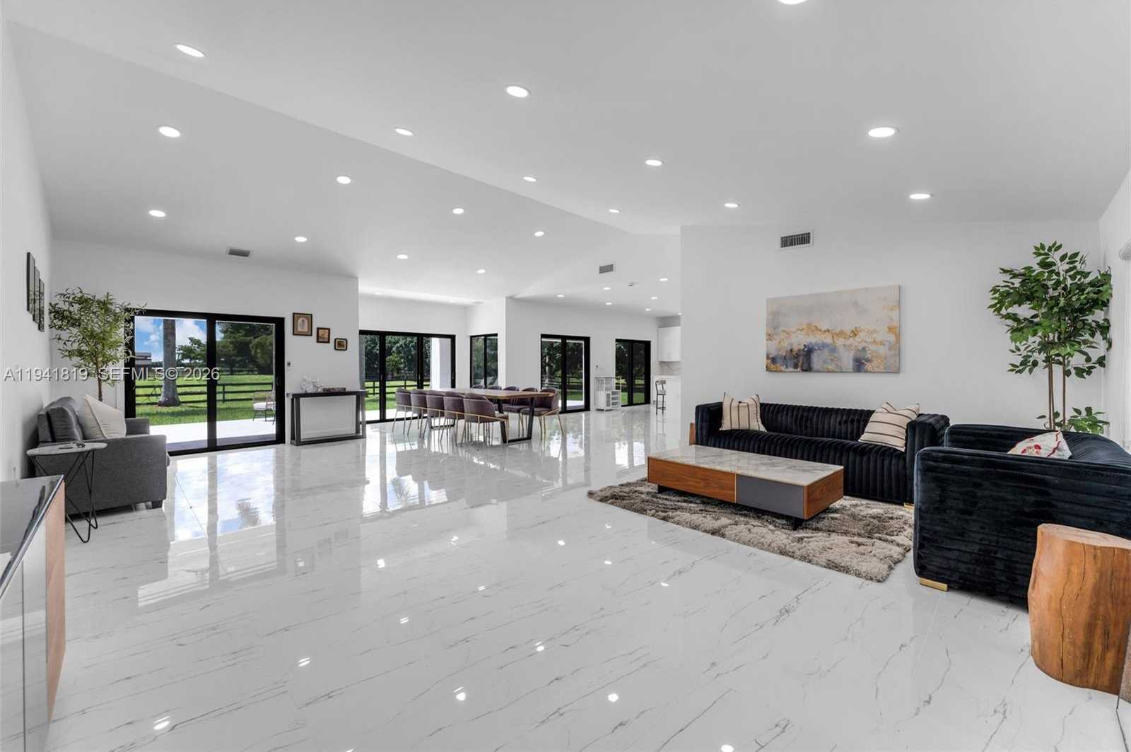 Small Image of 14300 SOUTH WEST 192ND ST, Miami Number 5