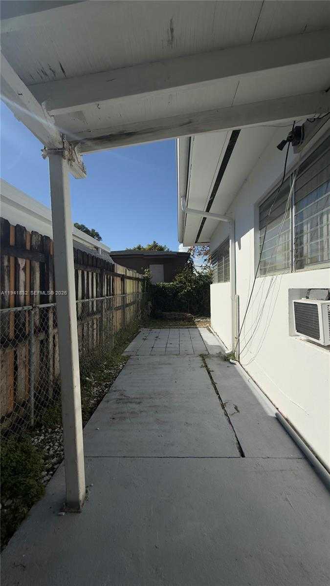 Small Image of 2000 SOUTH WEST 13TH ST, Miami Number 19