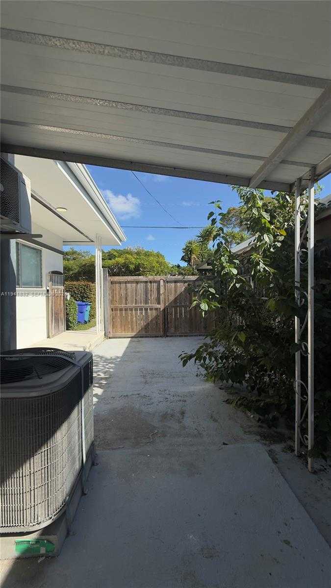 Small Image of 2000 SOUTH WEST 13TH ST, Miami Number 21