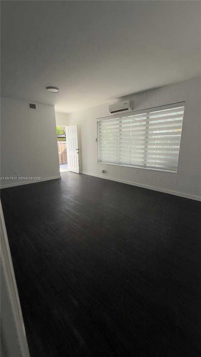 Small Image of 2000 SOUTH WEST 13TH ST, Miami Number 8