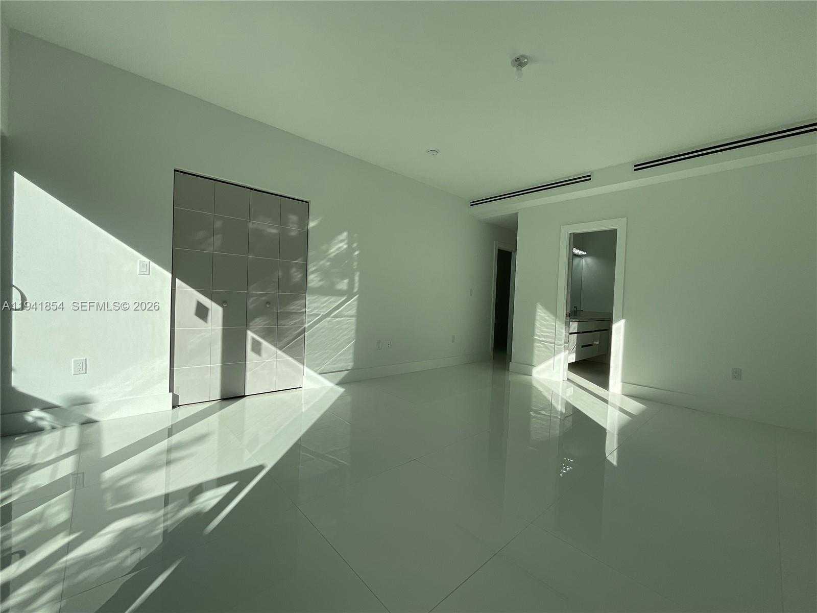 Small Image of 3376 PERRY FROW DR #A, Miami Number 13