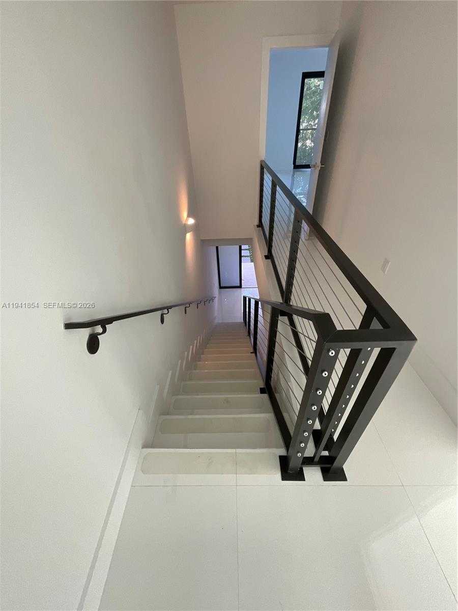 Small Image of 3376 PERRY FROW DR #A, Miami Number 16