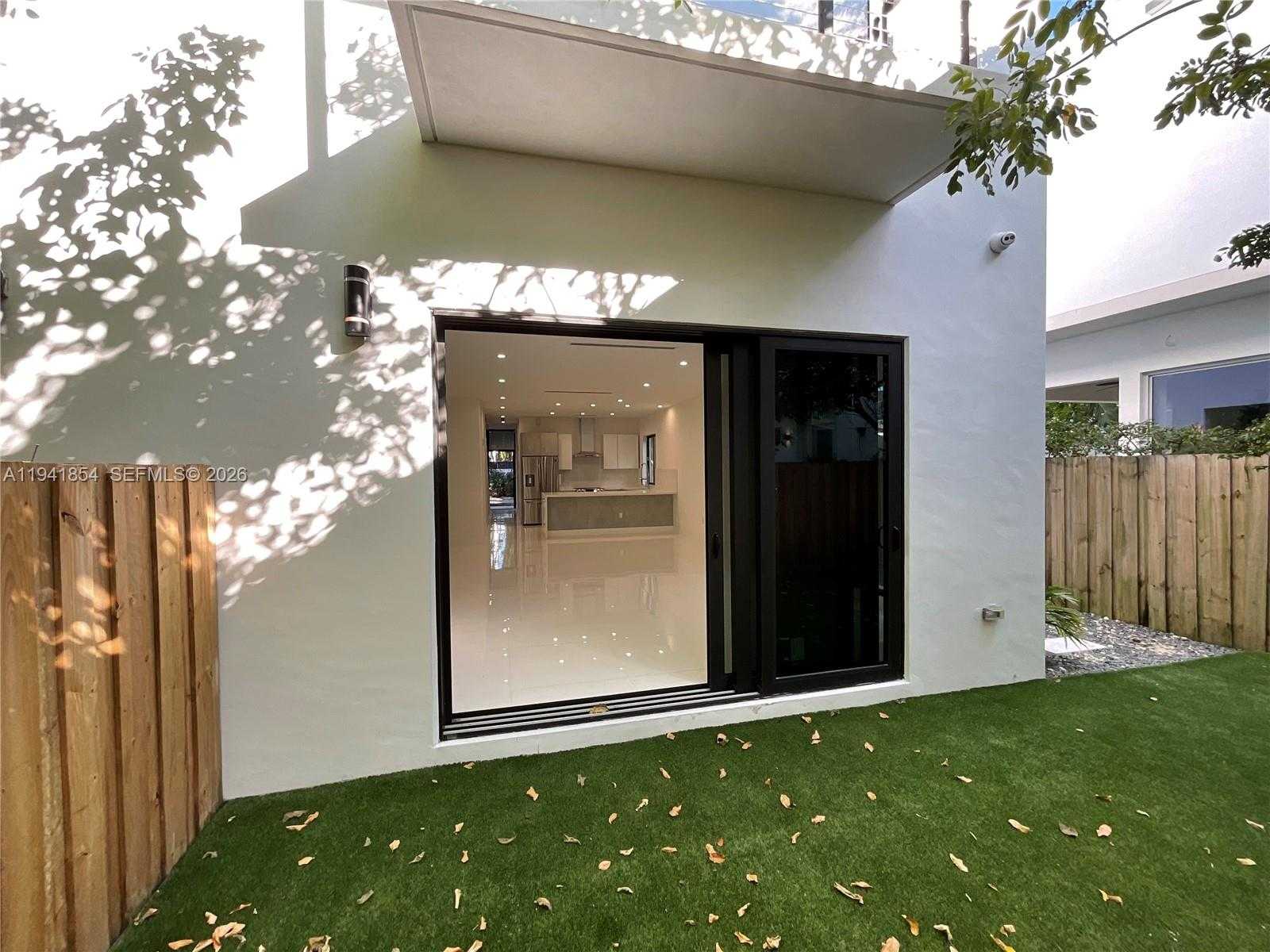 Small Image of 3376 PERRY FROW DR #A, Miami Number 23