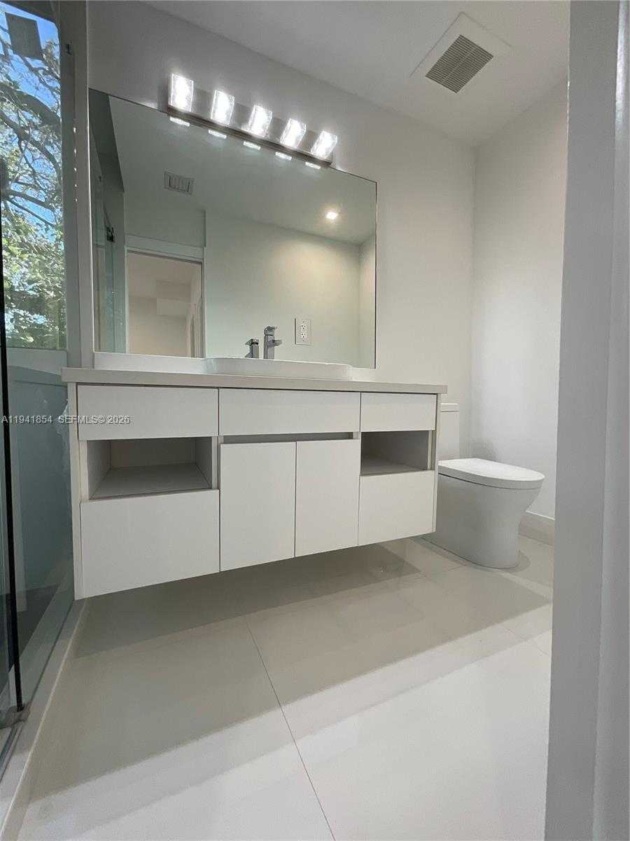 Small Image of 3376 PERRY FROW DR #A, Miami Number 8