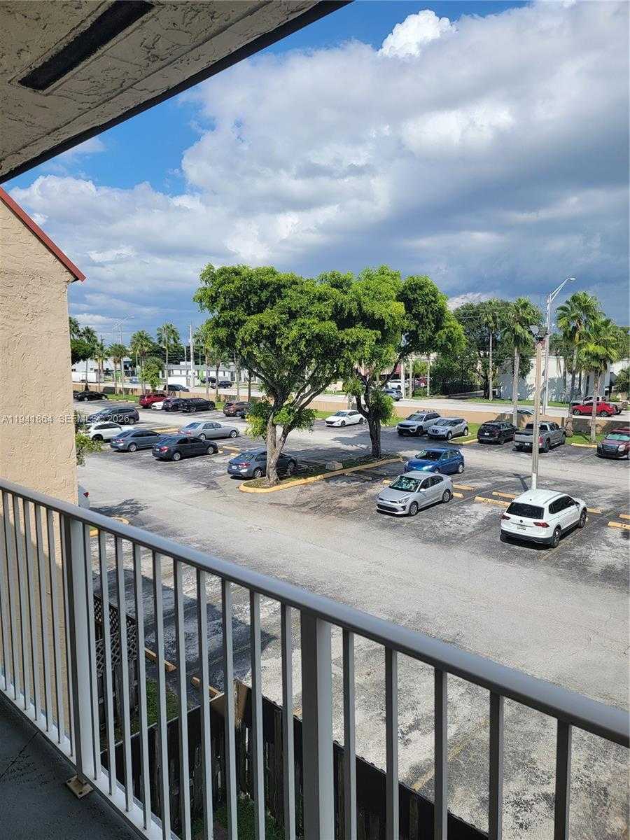 Small Image of 4804 NORTH WEST 79TH AVE #303, Doral Number 18