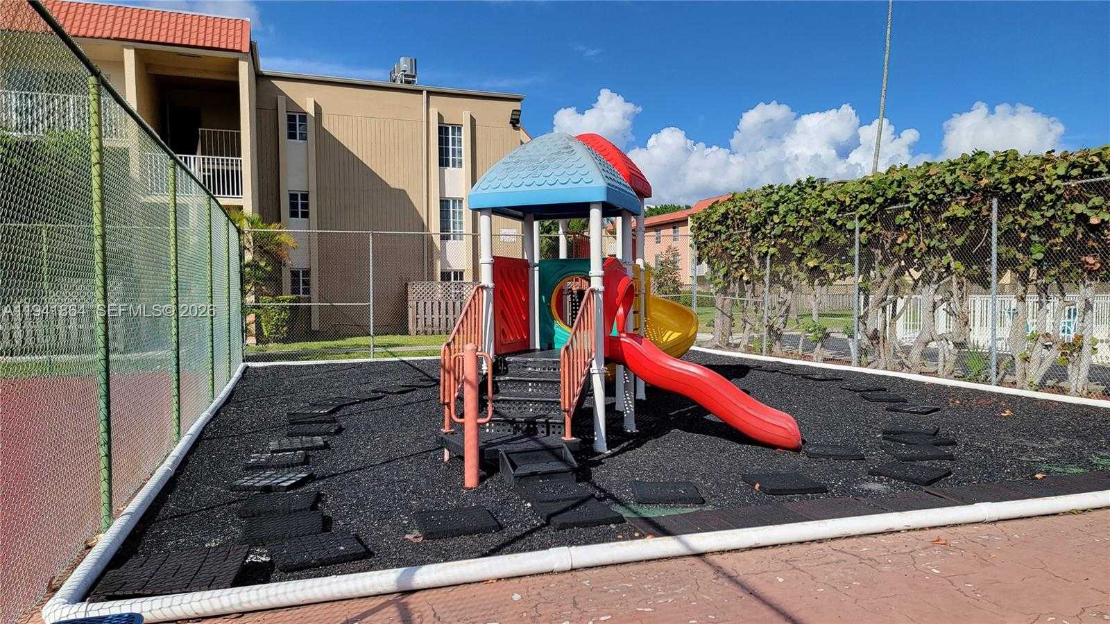 Small Image of 4804 NORTH WEST 79TH AVE #303, Doral Number 29