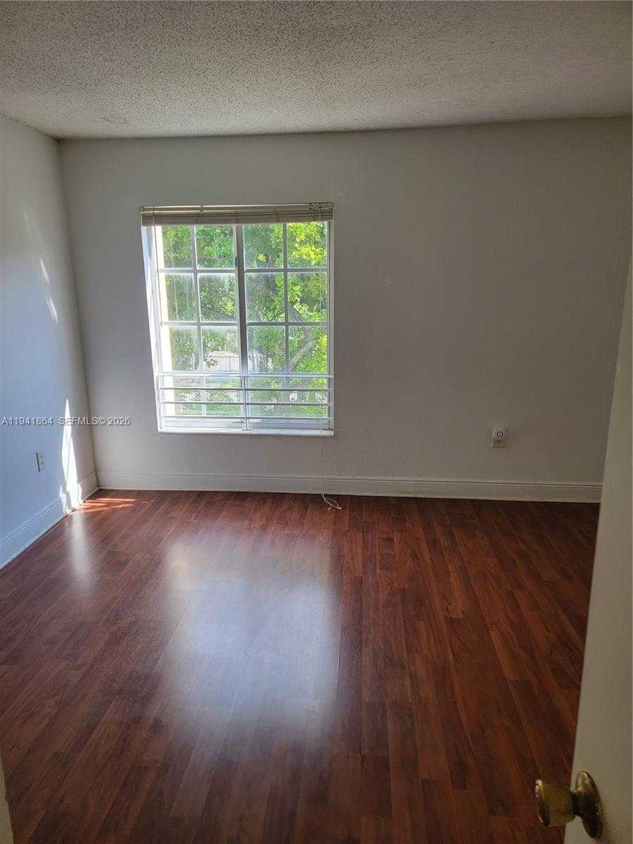 Small Image of 4804 NORTH WEST 79TH AVE #303, Doral Number 5