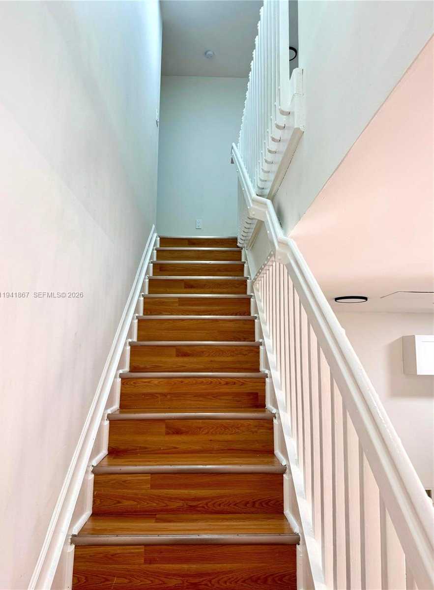 Small Image of 13942 NORTH EAST 2 AV #2B, Miami Number 6