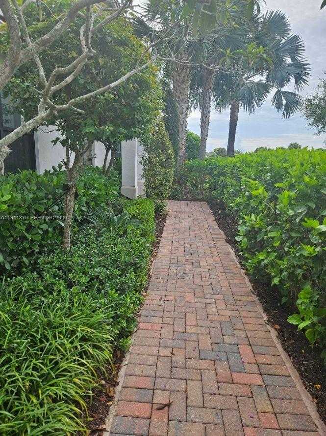 Small Image of 10226 AKENSIDE DR, Boca Raton Number 3