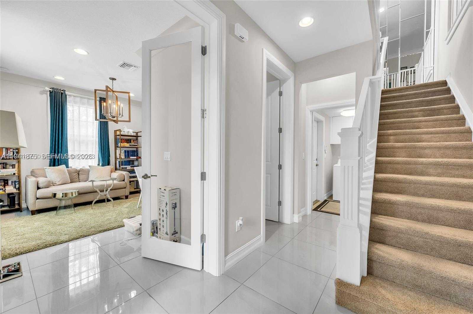 Small Image of 10226 AKENSIDE DR, Boca Raton Number 4