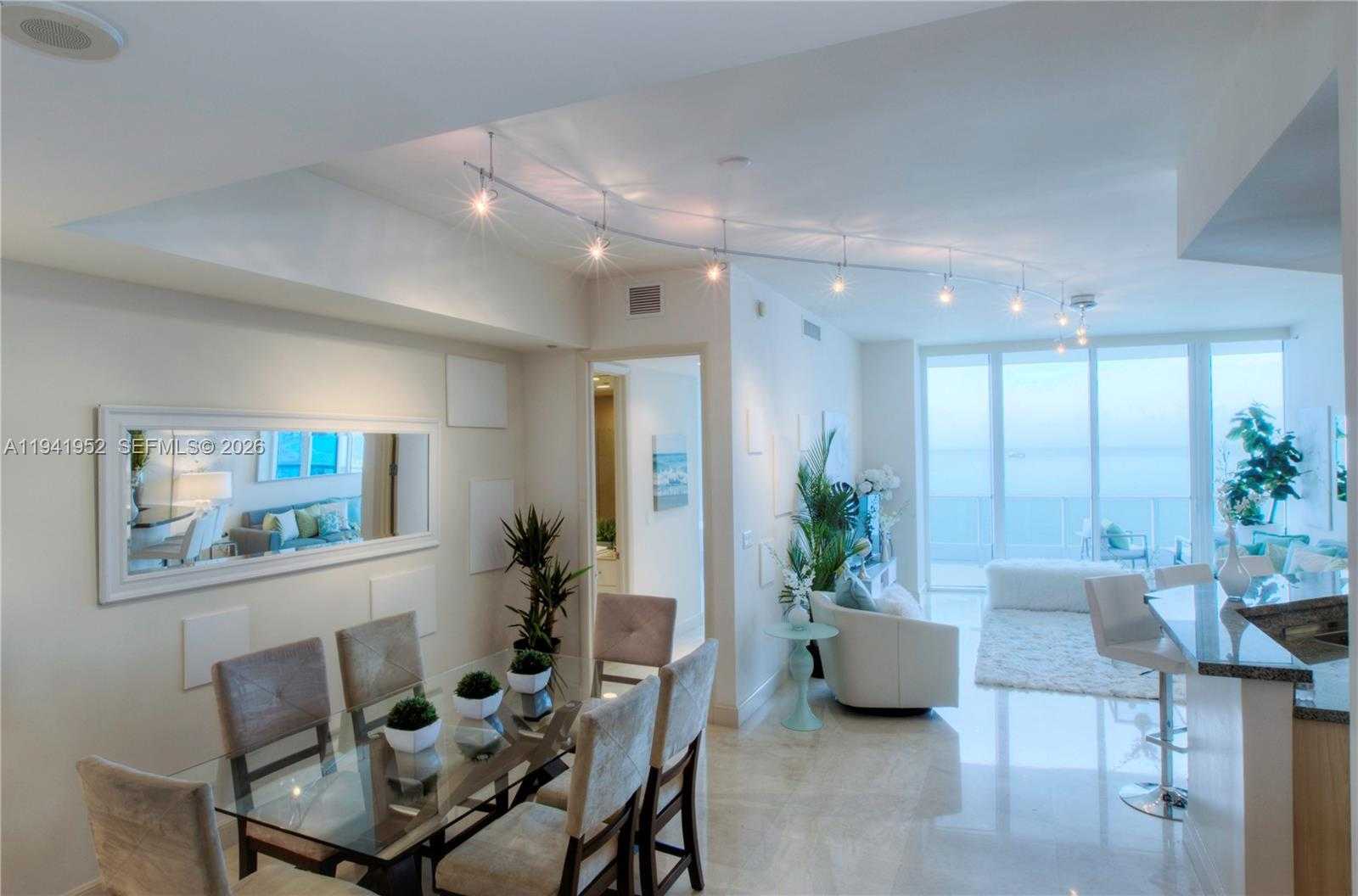 Small Image of 100 SOUTH POINTE DR #2507, Miami Beach Number 2