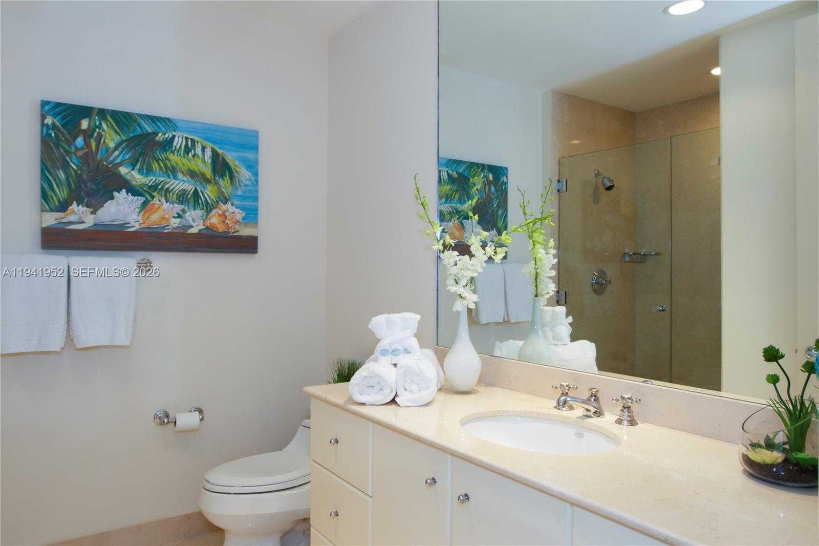 Small Image of 100 SOUTH POINTE DR #2507, Miami Beach Number 9