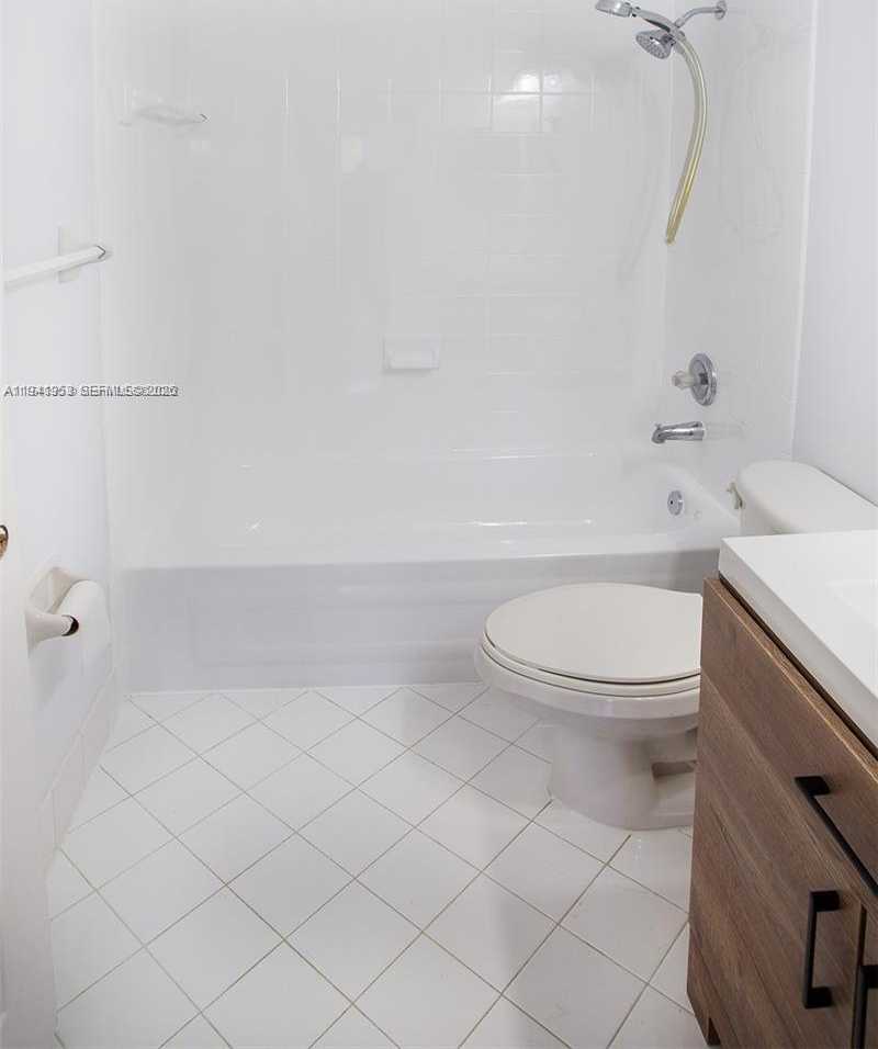 Small Image of 16222 SOUTH WEST 102ND TER, Miami Number 15