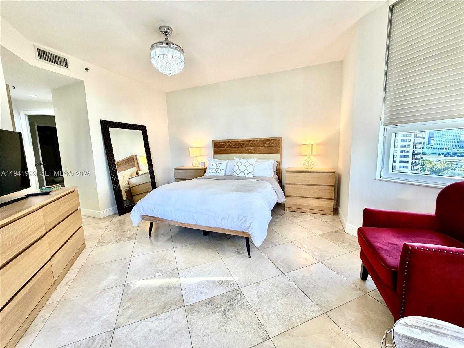 Small Image of 808 BRICKELL KEY DR #1003, Miami Number 6