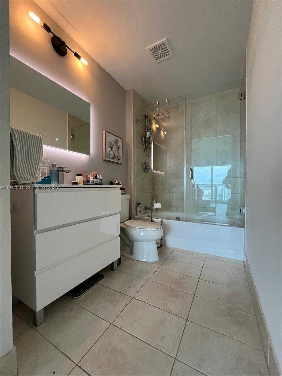 Small Image of 1900 NORTH BAYSHORE DR #1714, Miami Number 12