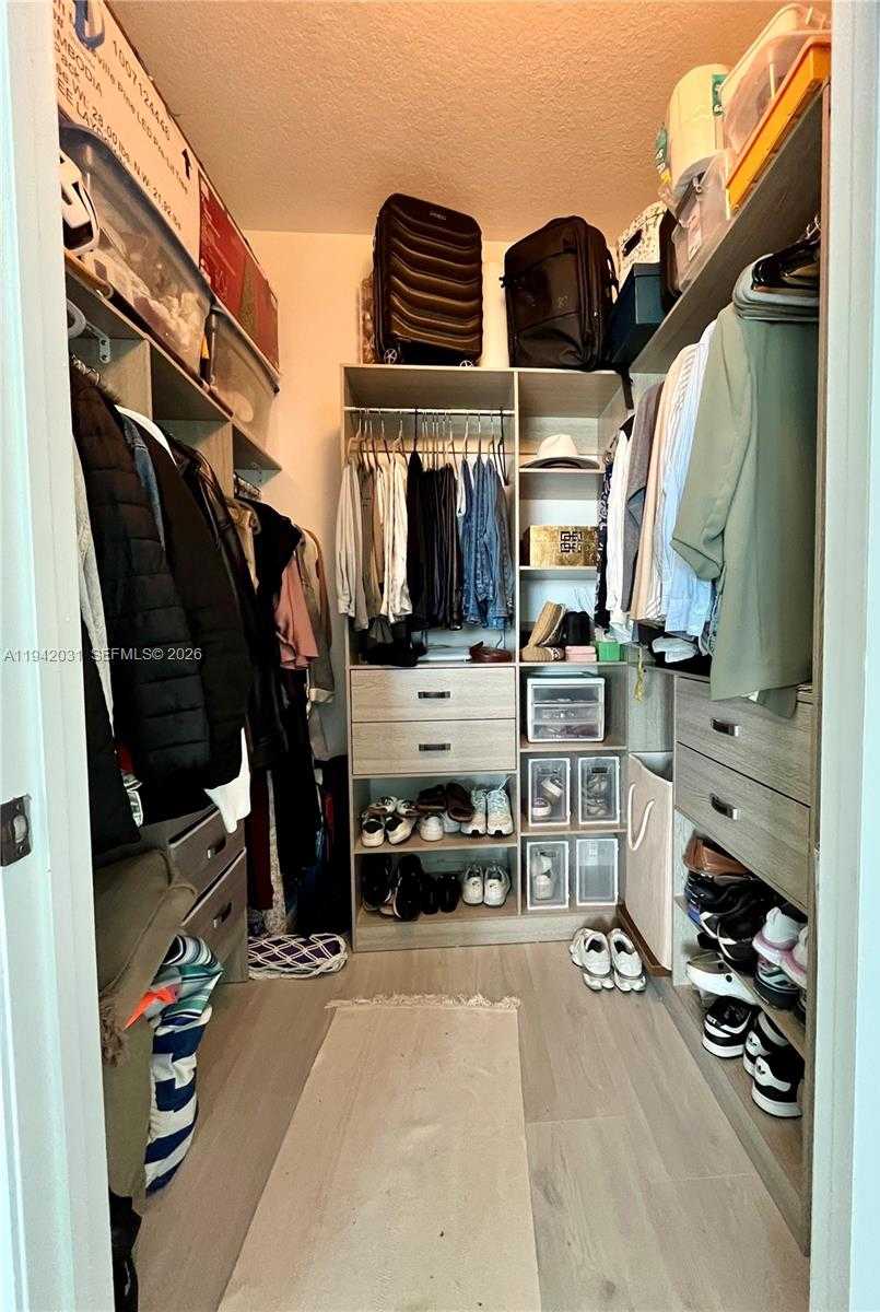 Small Image of 1900 NORTH BAYSHORE DR #1714, Miami Number 13