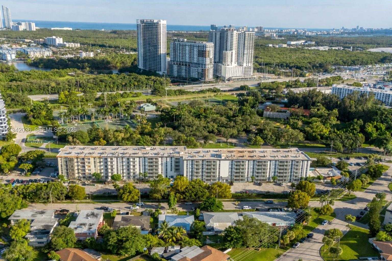 Small Image of 16950 WEST DIXIE HWY #330, North Miami Beach Number 10