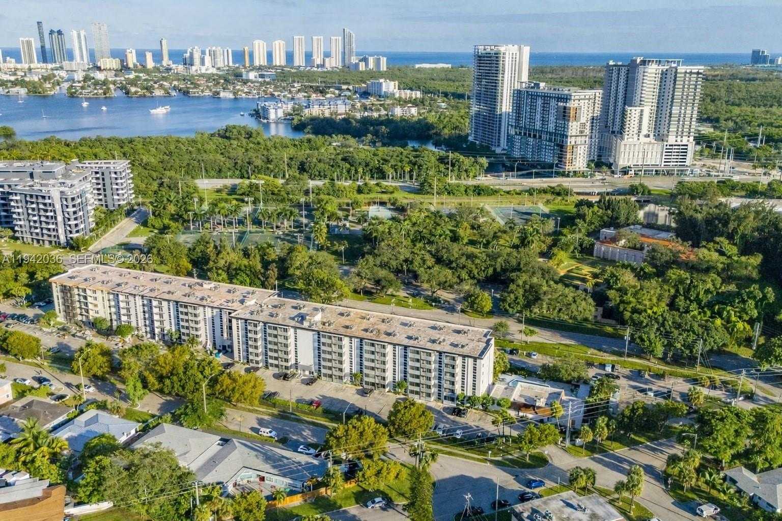 Small Image of 16950 WEST DIXIE HWY #330, North Miami Beach Number 12