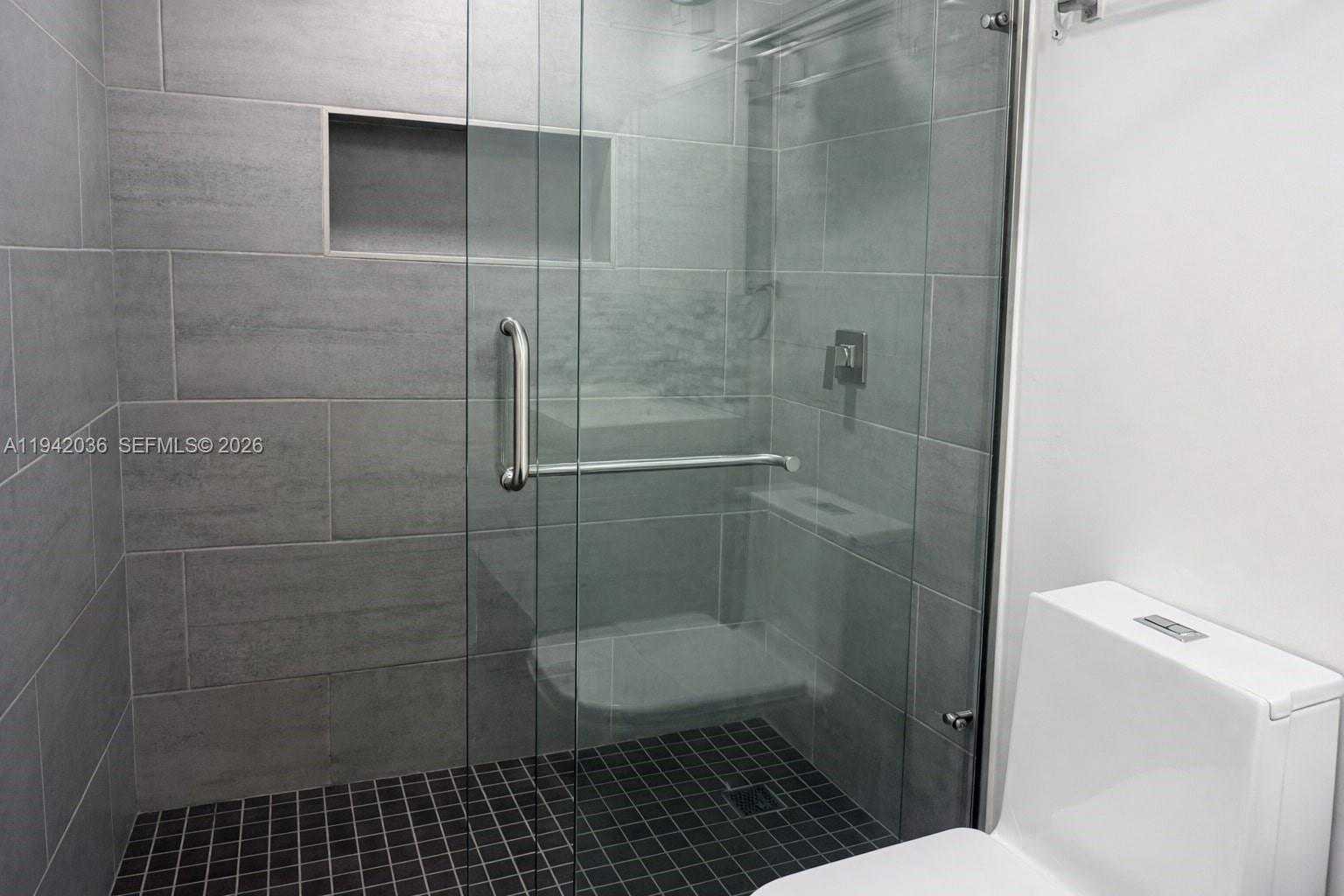 Small Image of 16950 WEST DIXIE HWY #330, North Miami Beach Number 6