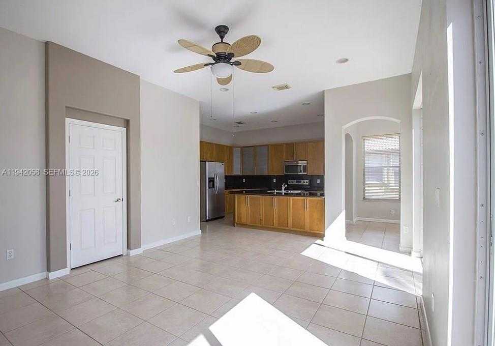 Small Image of 19416 SOUTH WEST 25TH CT, Miramar Number 3