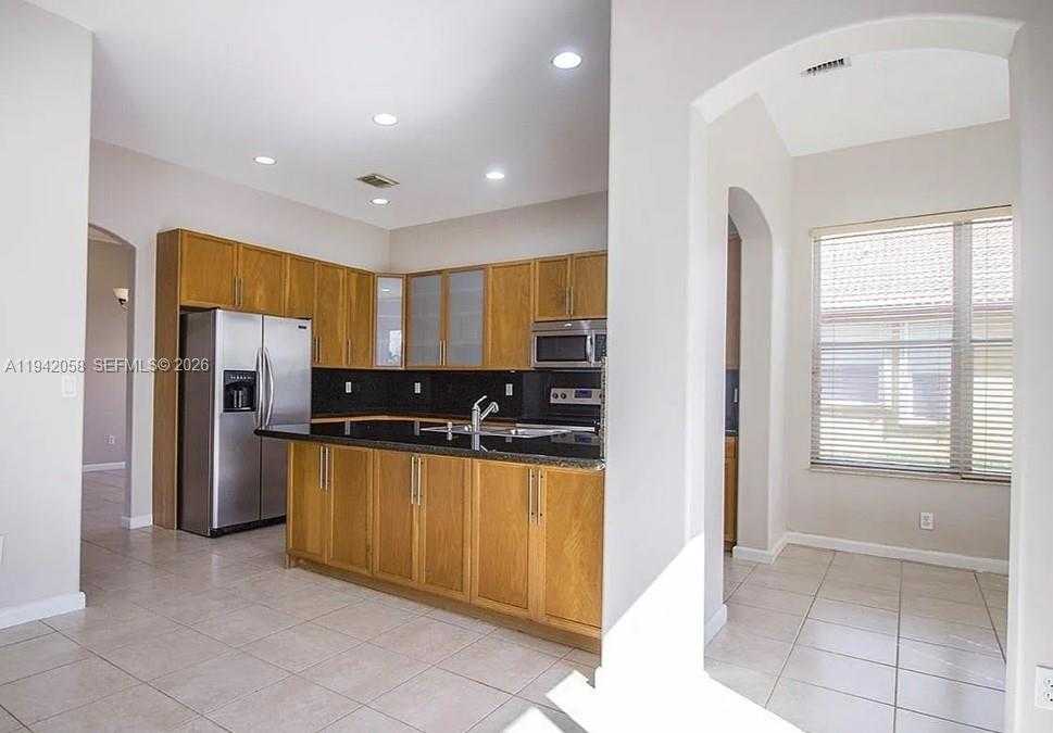 Small Image of 19416 SOUTH WEST 25TH CT, Miramar Number 7