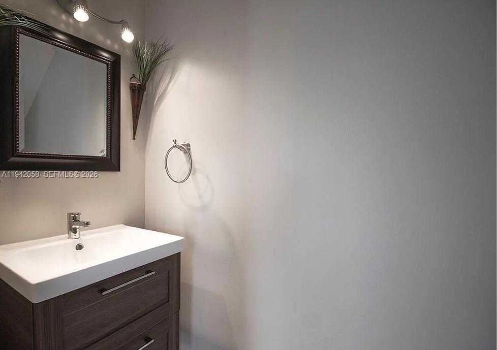 Small Image of 19416 SOUTH WEST 25TH CT, Miramar Number 8