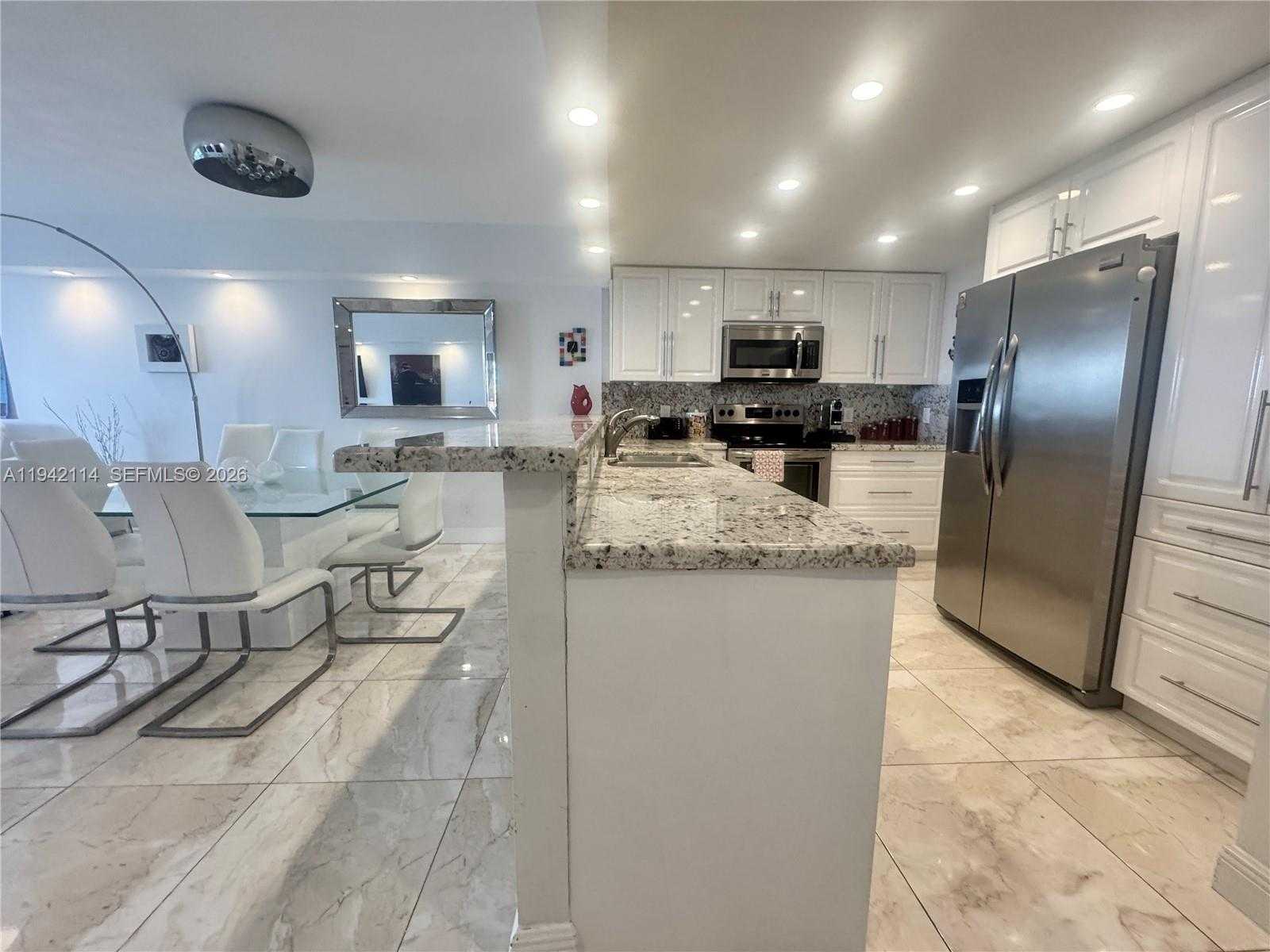 Small Image of 3800 SOUTH OCEAN DR #519, Hollywood Number 2