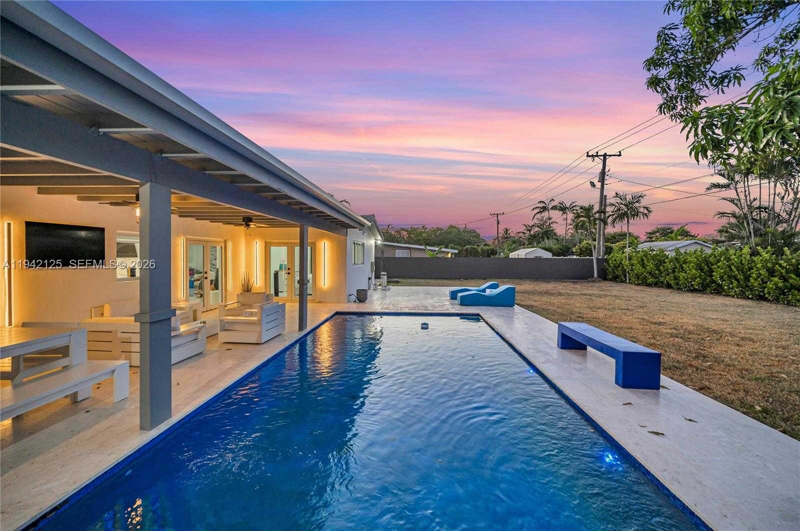 Small Image of 8501 SOUTH WEST 142ND ST, Palmetto Bay Number 2