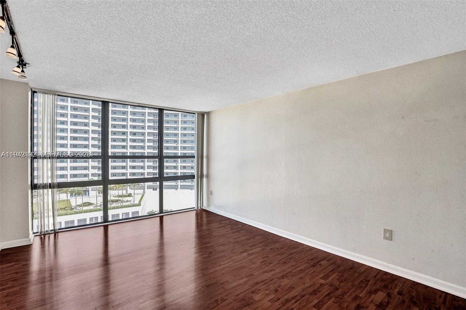 Small Image of 600 NORTH EAST 36TH ST #1423, Miami Number 15