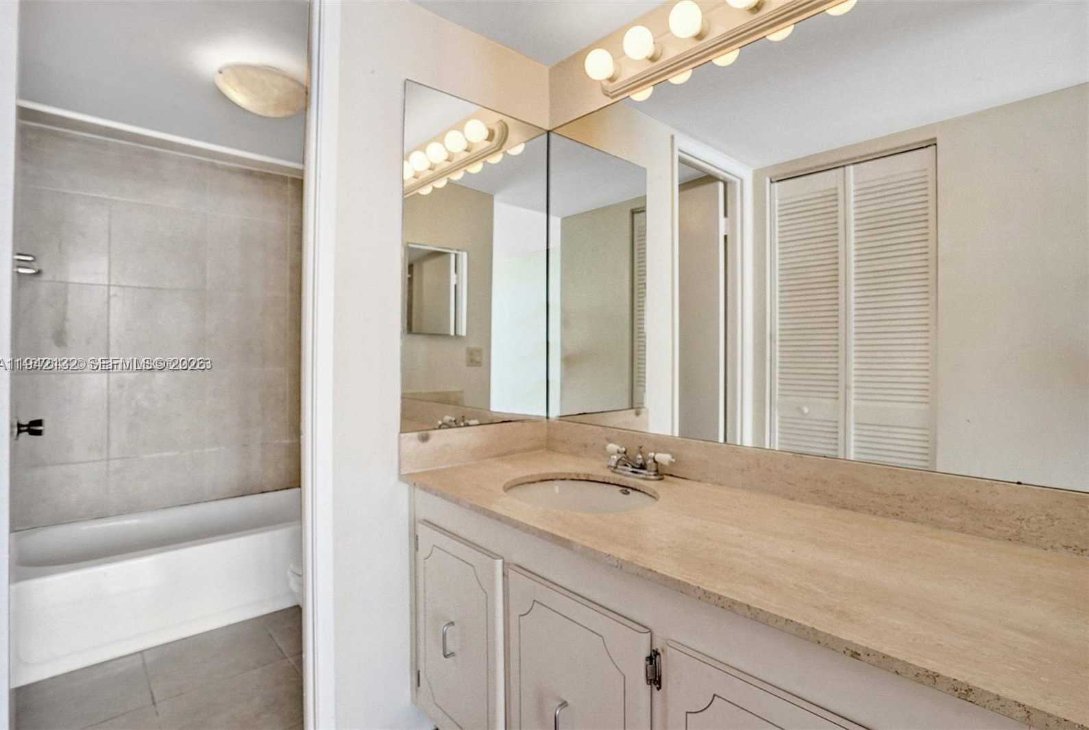 Small Image of 600 NORTH EAST 36TH ST #1423, Miami Number 17