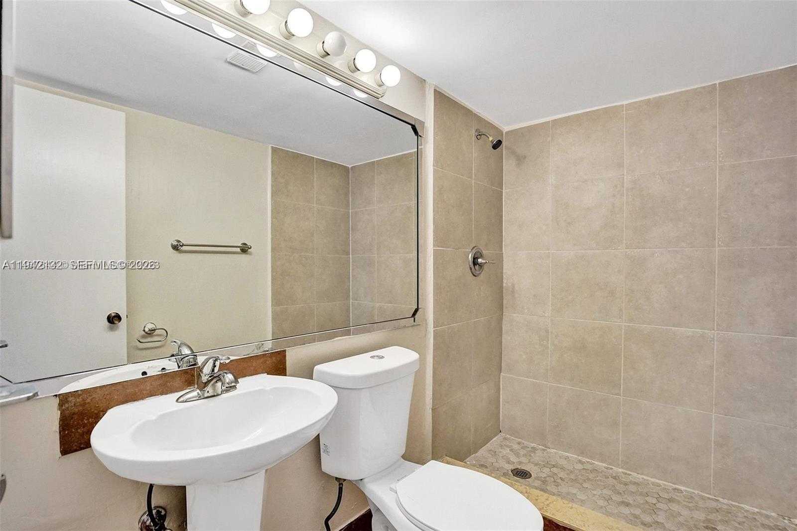 Small Image of 600 NORTH EAST 36TH ST #1423, Miami Number 21