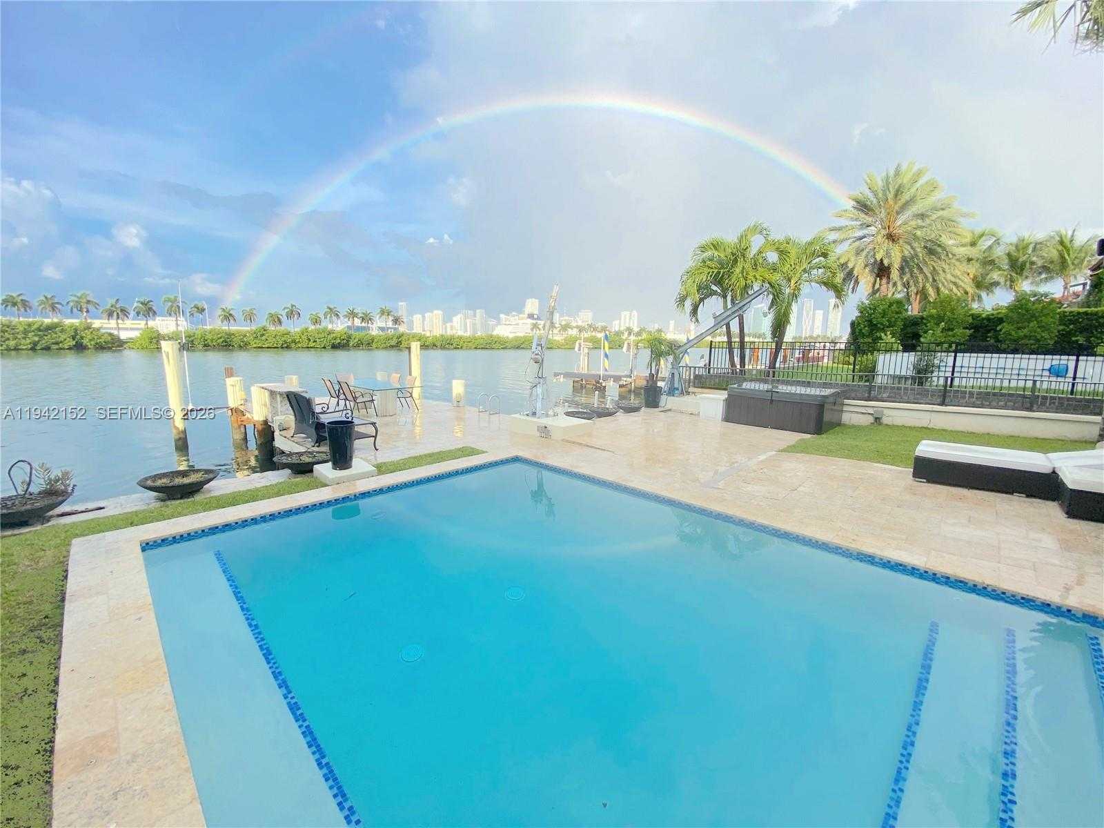 Small Image of 224 SOUTH COCONUT LN, Miami Beach Number 1